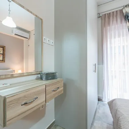 A Charming Center Next To Metro Apartment *